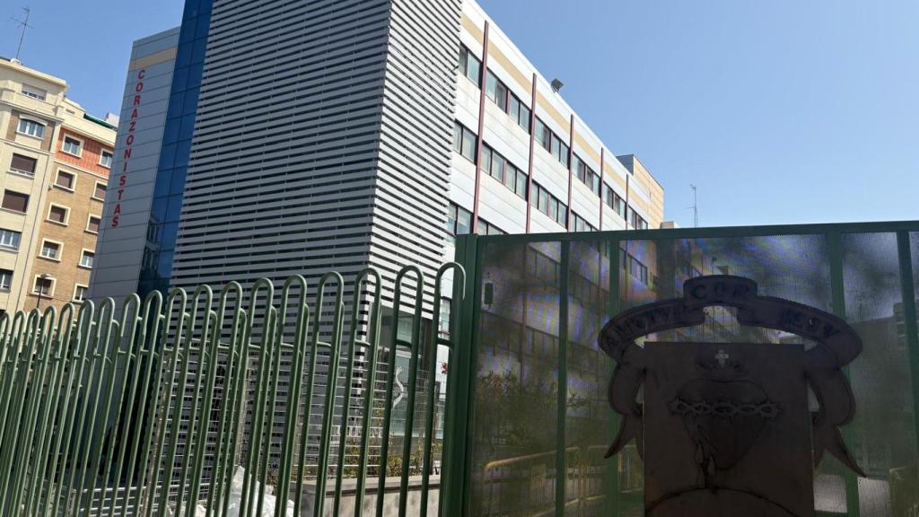 Fachada del Colegio Sagrado Corazón de Jesús, en paseo de la Mina