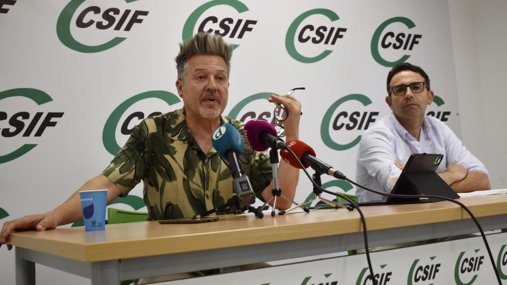 Juan Luis Martínez, a la izquierda, y Rubén Gómez, a la derecha.