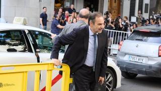 El exministro de Transportes José Luis Ábalos, este lunes, a su llegada al Supremo.