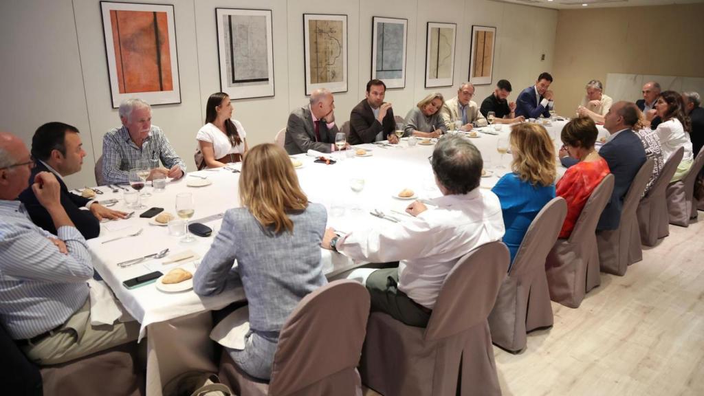 Reunión del Club Conecta con Erwan de la Villéon.