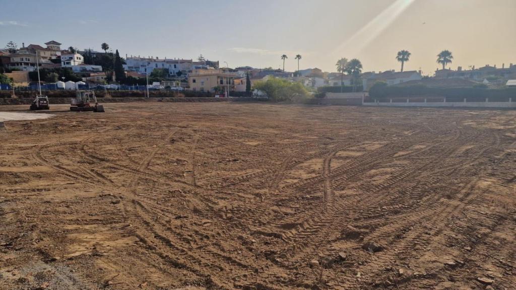 Vista de la parcela donde se podrá aparcar en Torre de Benagalbón.