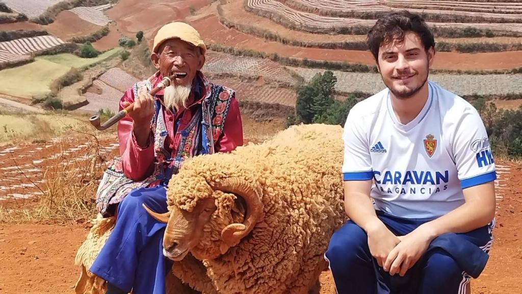 El aragonés valora poder ver mundo mientras vive de lo que le gusta.