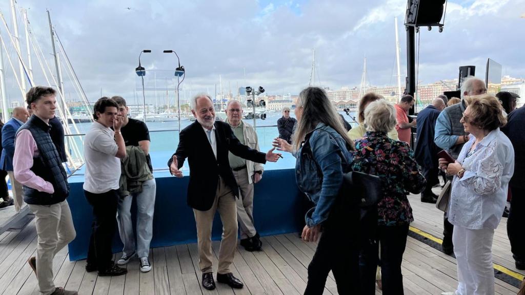 Felip abraza a Sonia Castedo en el acto de Camps del pasado mayo. E. E.