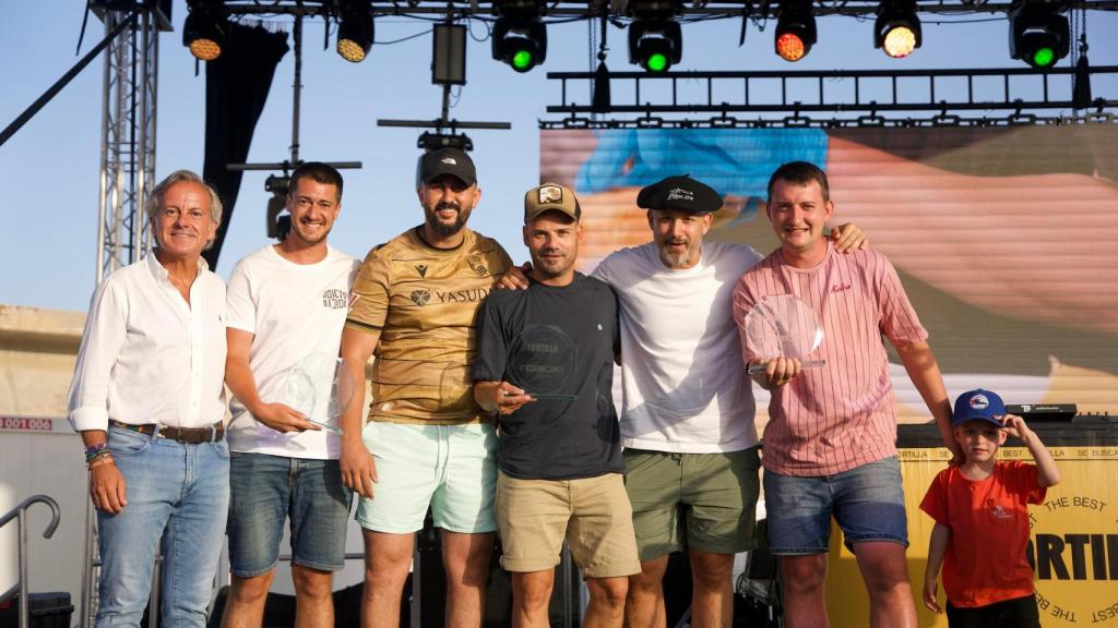 Los ganadores del certamen de tortilla de patatas.