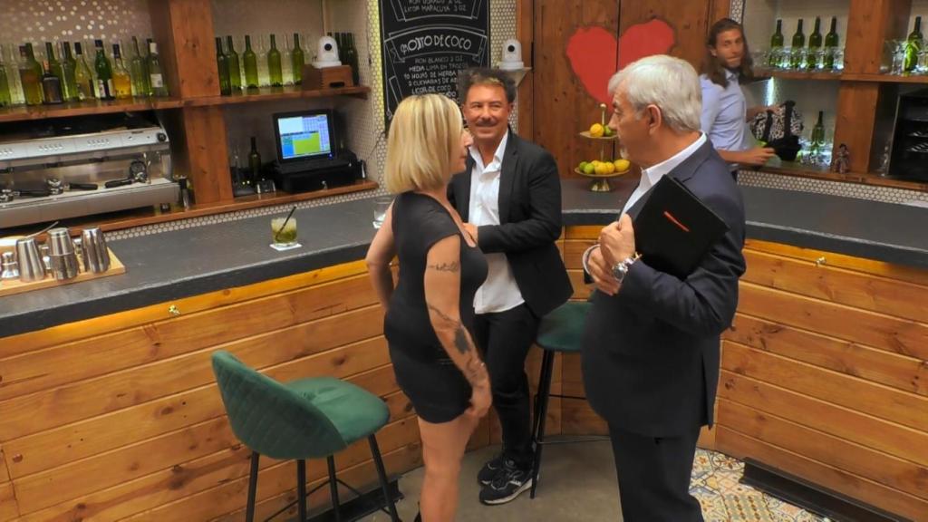 Esther paraliza 'First Dates' y abandona a su cita