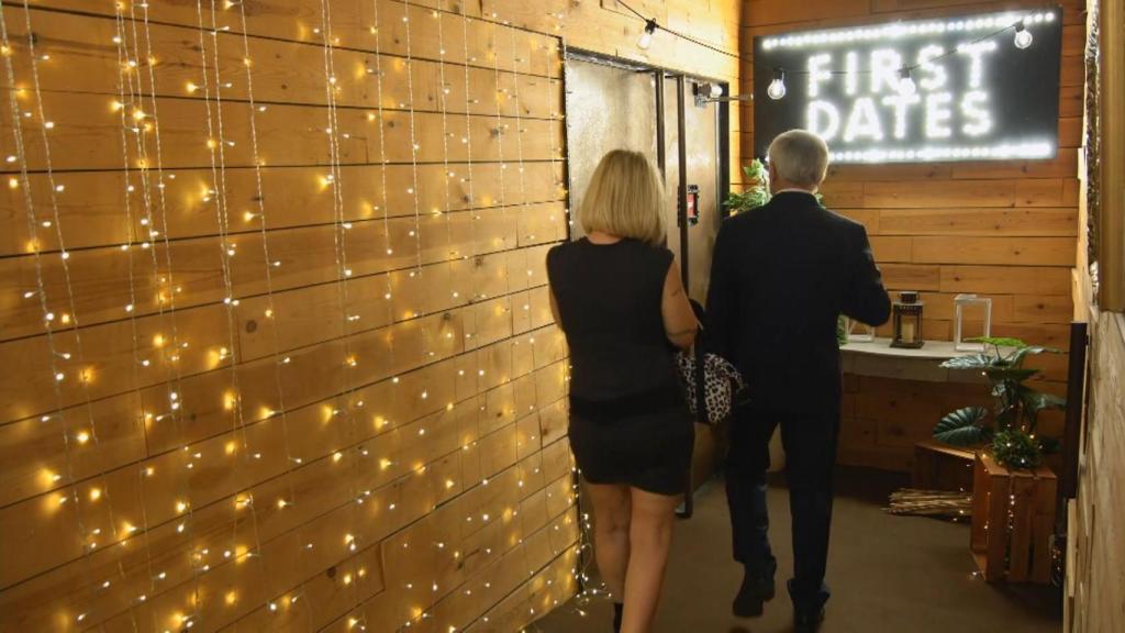 Momento del abandono de Esther, en 'First Dates'