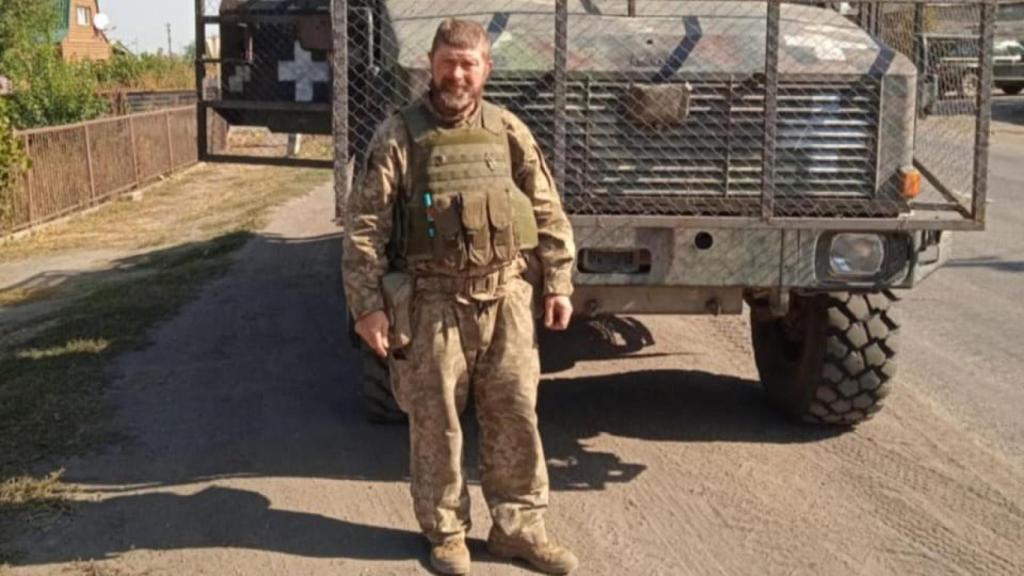 Mykolay Teterya antes de ser herido en combate.