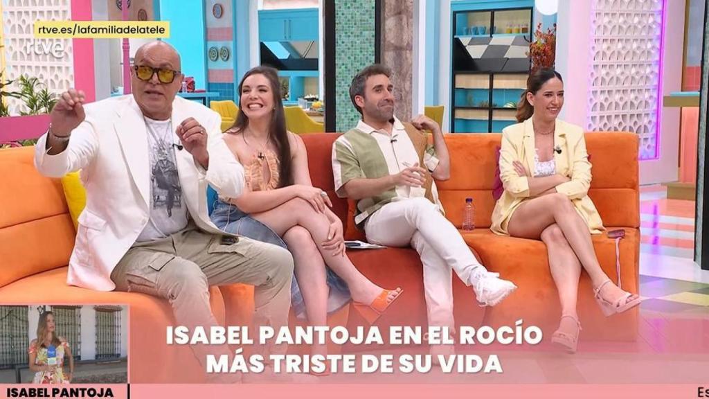 Núria Marín, Kiko Matamoros, Inés Hernand y Aitor Albizua en 'La familia de la tele'.