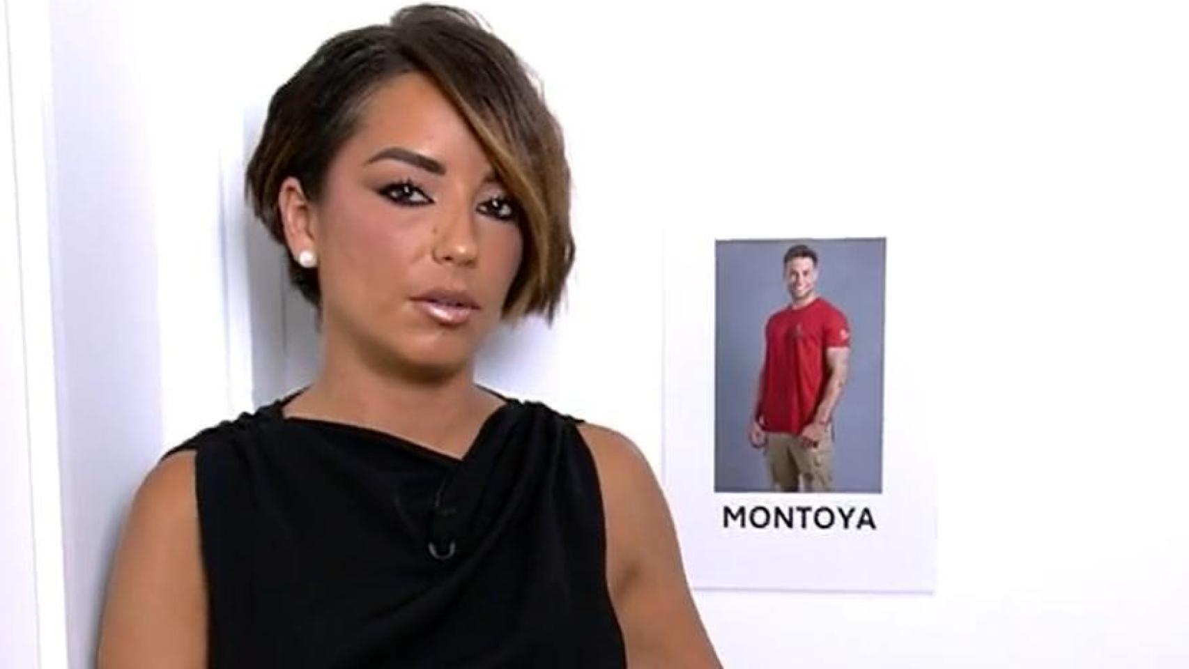 Anita esperando a Montoya en el debate final de 'Supervivientes'.