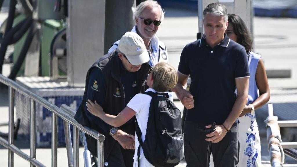 El emérito Juan Carlos antes de embarcar.