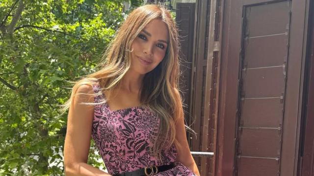 Rosanna Zanetti luciendo un vestido de Laganini.