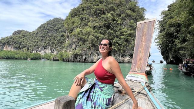 La fundadora de la plataforma Quiero Viajar Sola, Estela Gómez, en Tailandia.
