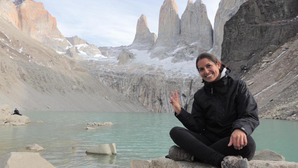 Estela Gómez de viaje en el Parque Nacional Torres del Paine, en Chile.