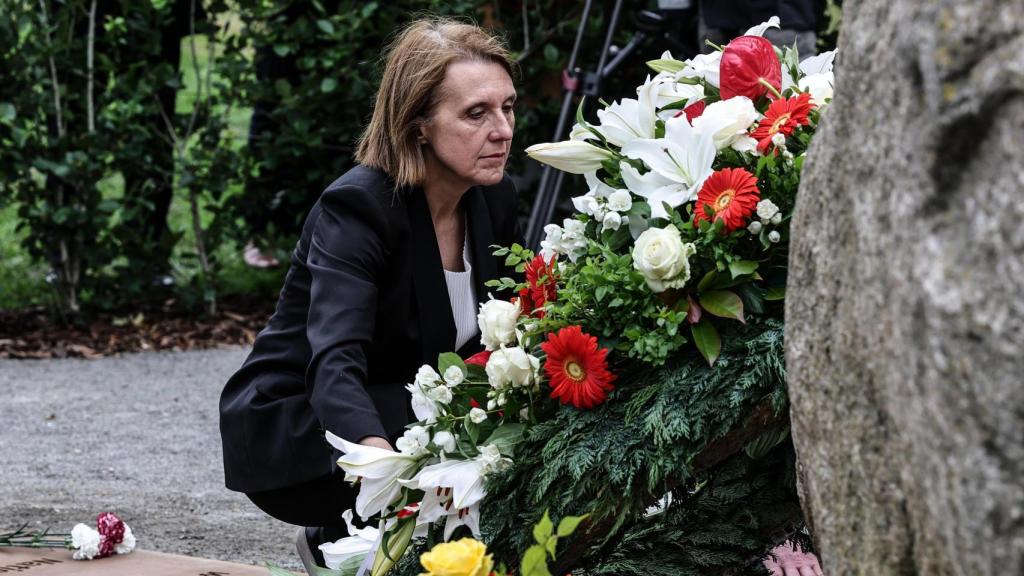La ministra polaca de Cultura y Patrimonio Nacional, Hanna Wroblewska, asiste a la ceremonia de inauguración del monumento en memoria de Polonia 1939-1945 en Berlín, el 16 de junio de 2025.