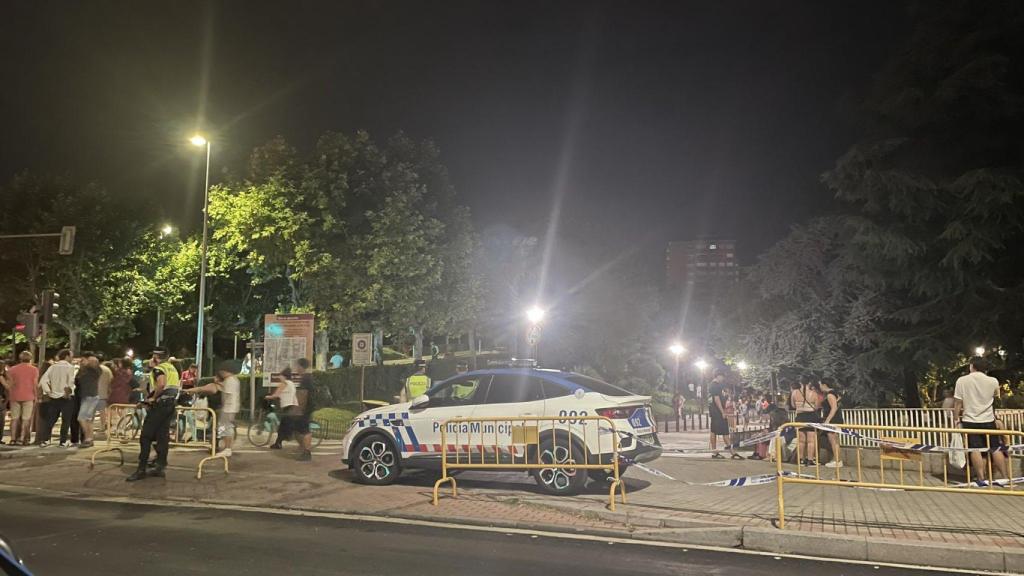 Imagen del dispositivo policial a la entrada del Parque de Las Moreras.