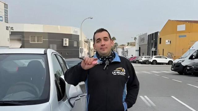 Juan, mecánico experto.