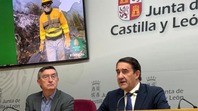 José Ángel Arranz, director general de Patrimonio Natural y Política Forestal, y Juan Carlos Suárez-Quiñones, consejero de Medio Ambiente, Vivienda y Ordenación del Territorio