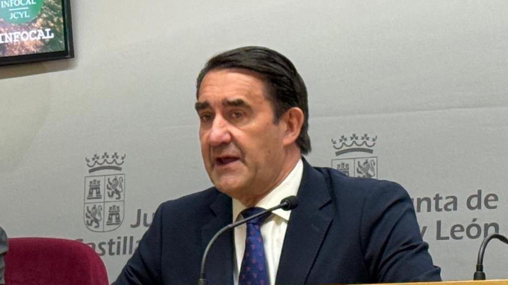 José Ángel Arranz, director general de Patrimonio Natural y Política Forestal, y Juan Carlos Suárez-Quiñones, consejero de Medio Ambiente, Vivienda y Ordenación del Territorio