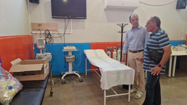 Visita del consejero de Sanidad al nuevo centro de salud provisional de Azuara