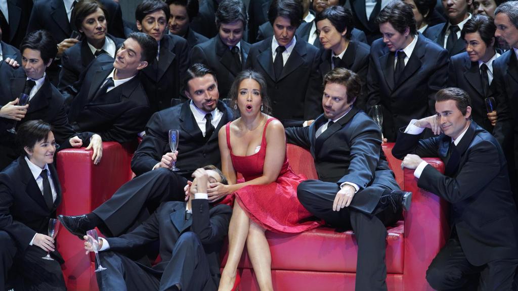 La soprano Nadine Sierra como Violetta Valéry en 'La traviata'. Foto: Javier del Real / Teatro Real