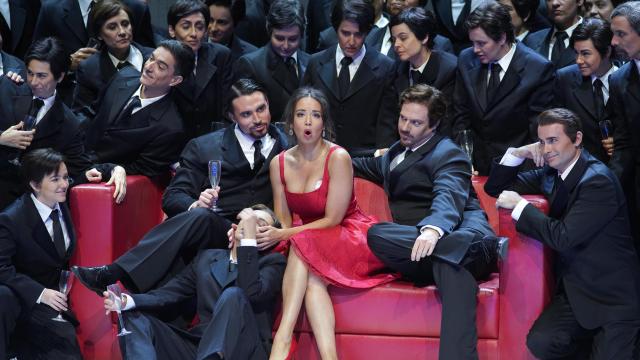 La soprano Nadine Sierra como Violetta Valéry en 'La traviata'. Foto: Javier del Real / Teatro Real