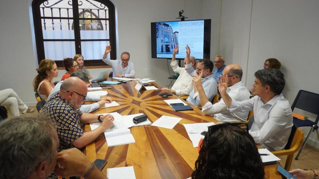 Votación en la comisión.