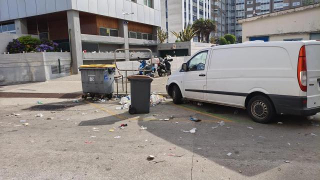 La noche de San Juan deja 44 toneladas de basura en las playas de A Coruña