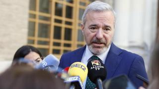 El presidente aragonés, Jorge Azcón, ha declarado este martes ante los medios que su Gobierno reclamará la ejecución forzosa e inmediata de la sentencia del Tribunal Supremo que ordena la devolución a Aragón de las pinturas murales de Sijena desde el MNAC. Foto: EFE/Javier Cebollada