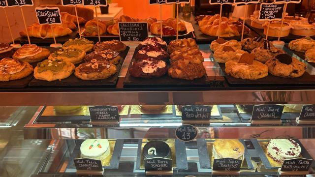 Mostrador de la nueva pastelería de Zaragoza.