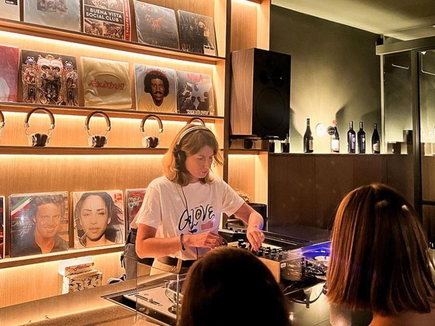 Gastón Wine Bar, vinos y rolitas