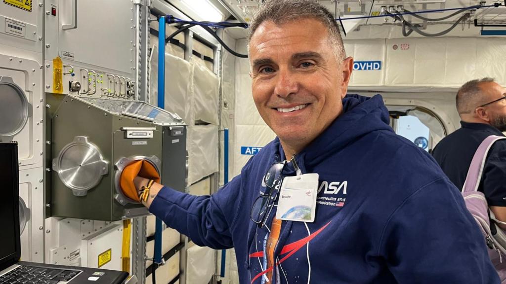 Herminio Rodríguez, en la sede de la Agencia Espacial Europea.