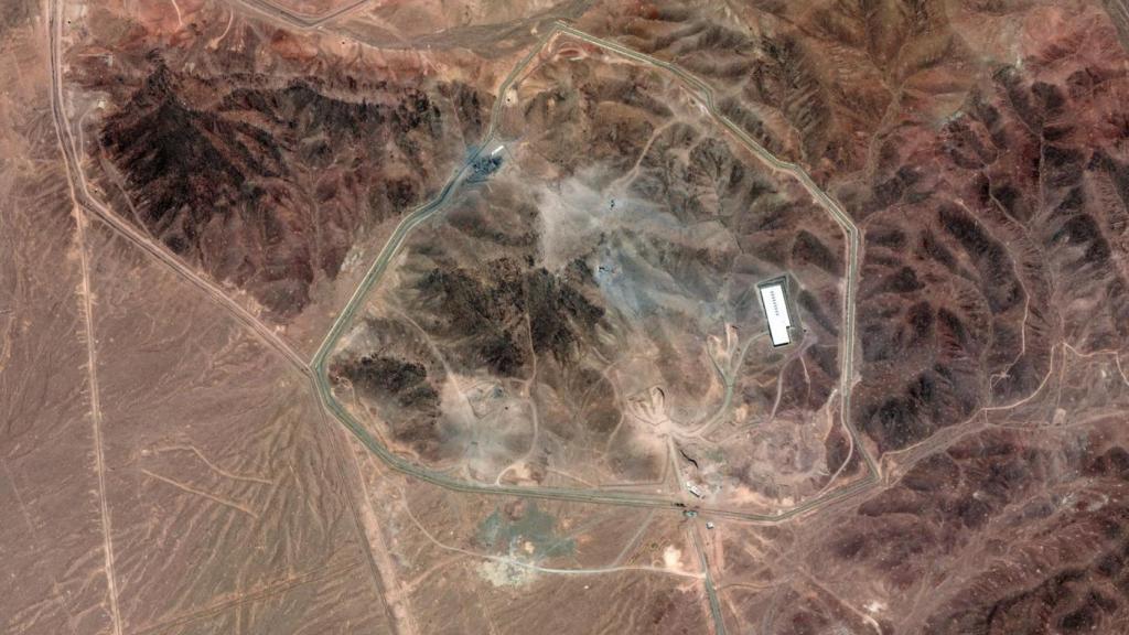 Imagen de satélite de la planta de Fordow tras los ataques de EEUU e Israel.