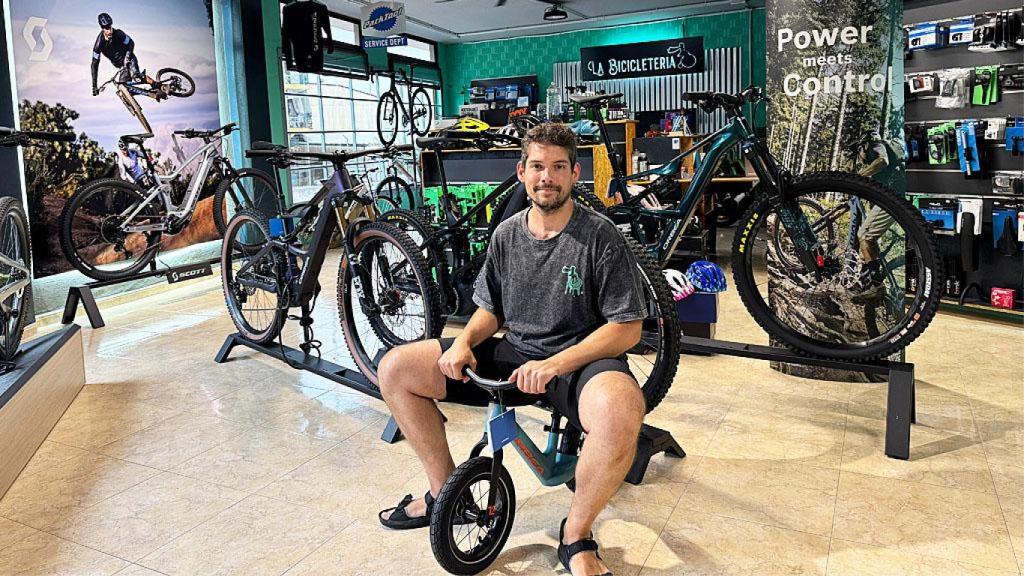 Diego en La Bicicletería de Candeleda