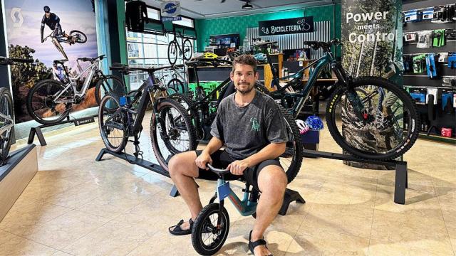 Diego en La Bicicletería de Candeleda