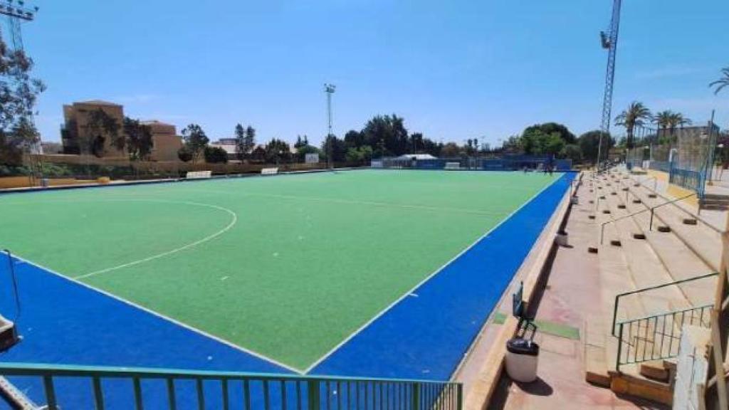 Imagen actual del campo de hockey de Carranque.