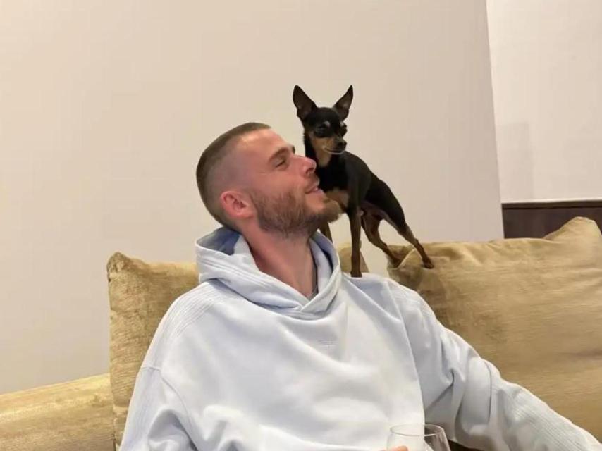 Sofá de Edurne y de Gea.