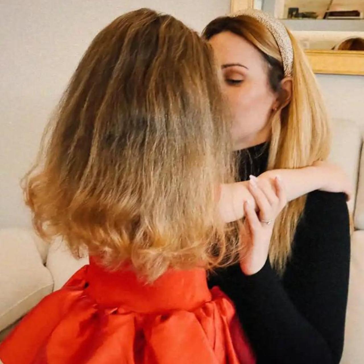 Edurne con su hija.