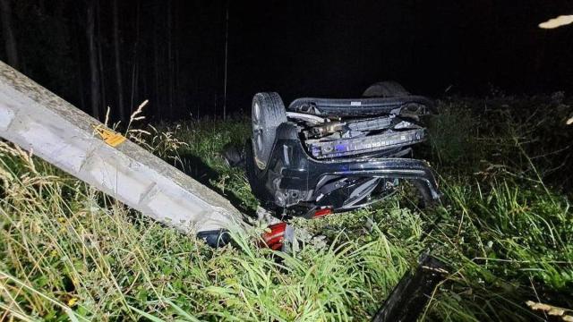 Un accidente de madrugada en Muxía (A Coruña) se salda con una persona herida.