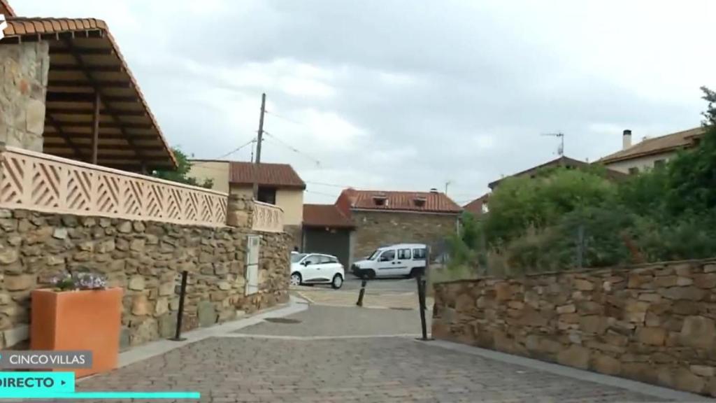 El pueblo no tiene lugares de ocio.