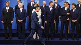 Pedro Sánchez llega a la foto de familia de la cumbre de la OTAN.