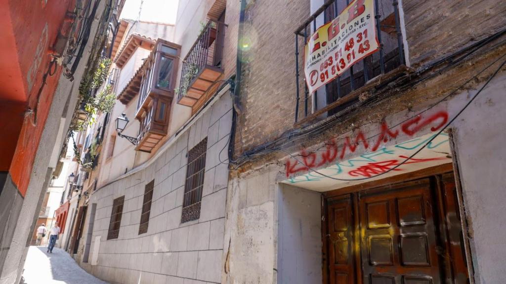 Pintadas en la calle Tendillas.