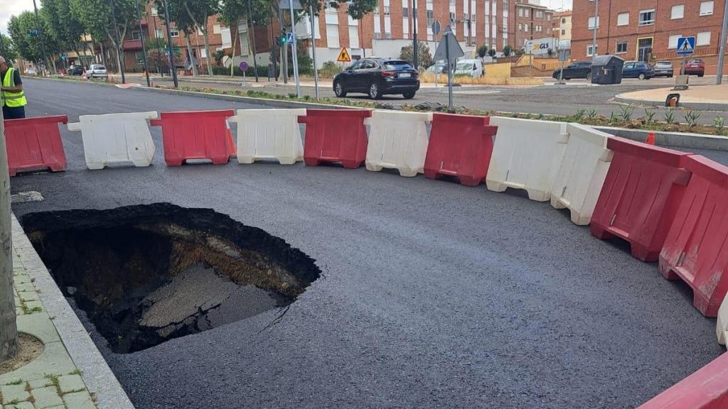 Nuevo socavón en la avenida Cardenal Cisneros de Zamora