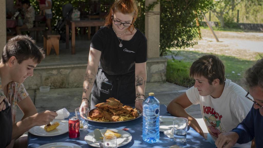 Cabeiro Camping Gastrobar, en Porto do Son (A Coruña)