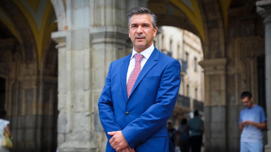 Rui Ventura, presidente de la Comisión Ejecutiva de Turismo Centro Portugal, en la Plaza Mayor de Salamanca