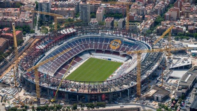 El Camp Nou, durante las obras de remodelación