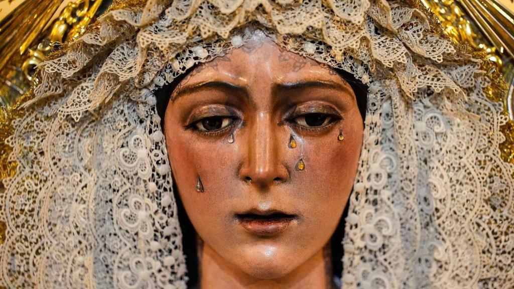 La cara de la Macarena ha abierto la caja de los truenos.