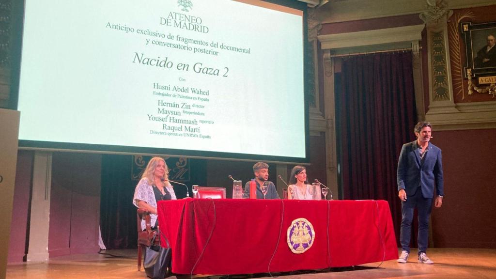 De izquierda a derecha: Raquel Martí, Yousef Hammash, Maysun Abu-Khdeir y Hernán Zin en la presentación del anticipo de 'Todos somos Gaza'.