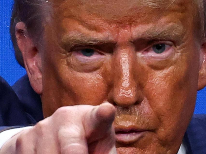 Donald Trump gesticula durante una rueda de prensa en una cumbre de la OTAN en La Haya, Países Bajos, el 25 de junio de 2025.