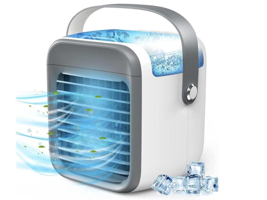 Este mini ventilador de Walmart también es perfecto para oficinas o sitios pequeños.