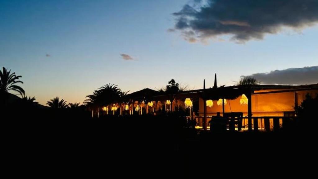 El Sombrerico cuando cae la noche.